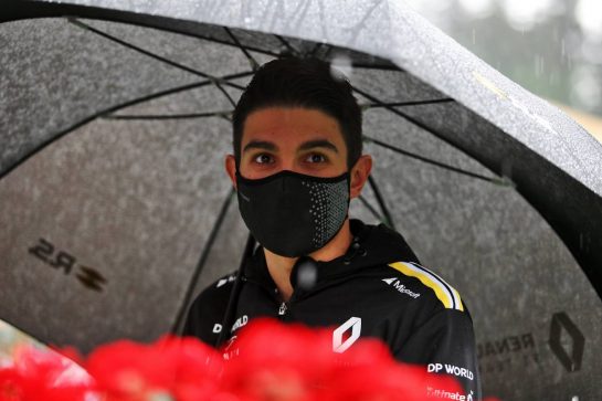 Esteban Ocon (FRA) Renault F1 Team - heavy rain in the paddock.
11.07.2020. Formula 1 World Championship, Rd 2, Steiermark Grand Prix, Spielberg, Austria, Qualifying Day.
- www.xpbimages.com, EMail: requests@xpbimages.com © Copyright: Moy / XPB Images