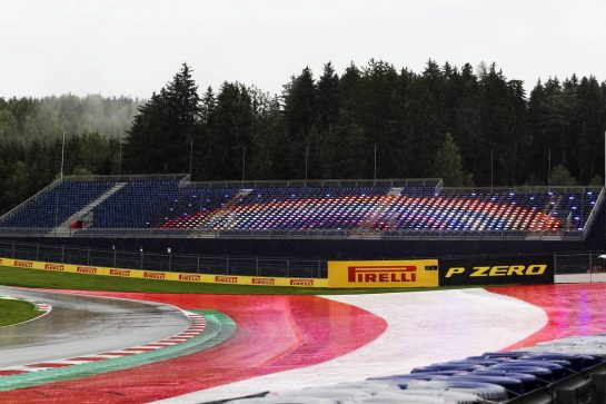 Circuit atmosphere - rainbow in the granstand seats as rain falls during qualifying.
11.07.2020. Formula 1 World Championship, Rd 2, Steiermark Grand Prix, Spielberg, Austria, Qualifying Day.
- www.xpbimages.com, EMail: requests@xpbimages.com © Copyright: Charniaux / XPB Images