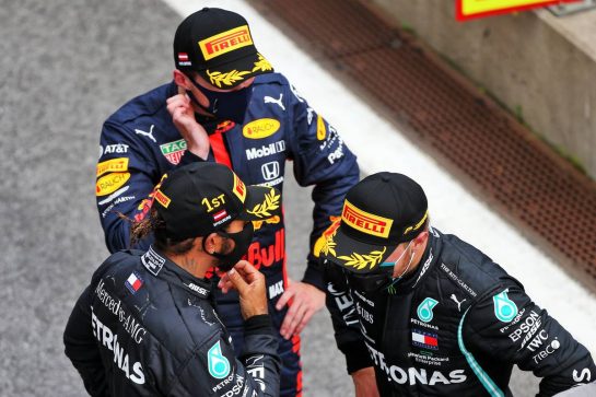 Race winner Lewis Hamilton (GBR) Mercedes AMG F1 with Max Verstappen (NLD) Red Bull Racing and Valtteri Bottas (FIN) Mercedes AMG F1 in parc ferme.
12.07.2020. Formula 1 World Championship, Rd 2, Steiermark Grand Prix, Spielberg, Austria, Race Day.
- www.xpbimages.com, EMail: requests@xpbimages.com © Copyright: Moy / XPB Images