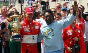 Formula 1 pays tribute to Brazilian 'shining light' Pelé